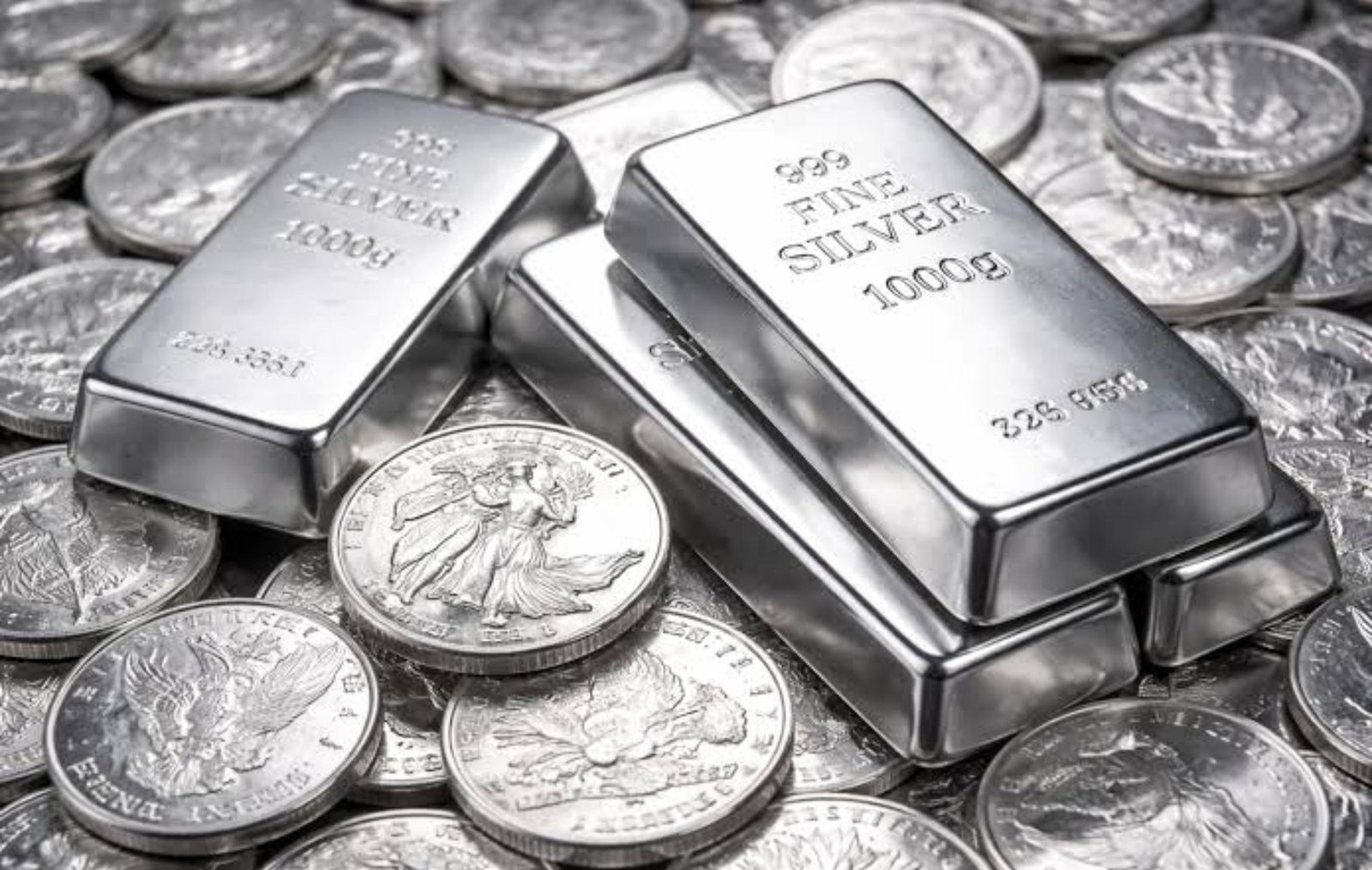 Silver  کا نیا دور: سپلائی کے خسارے اور بڑھتی ہوئی صنعتی طلب