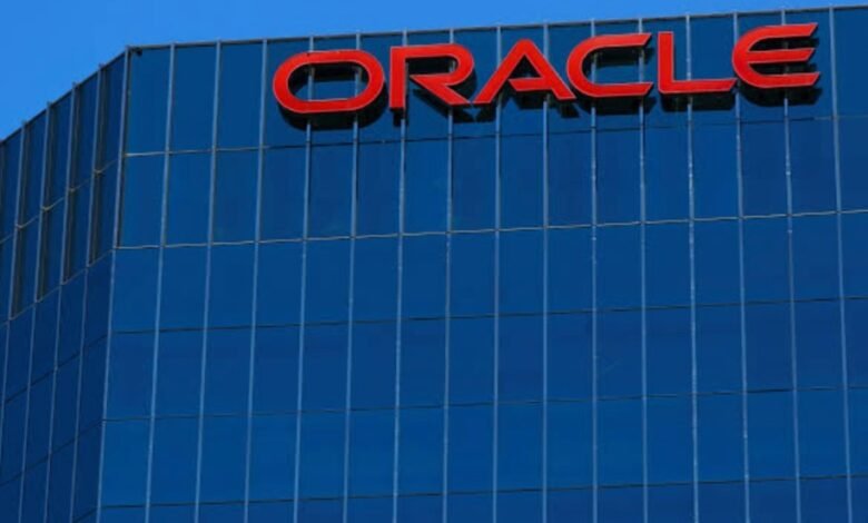 Oracle Shares Slide Amid Massive AI Investment Strategy