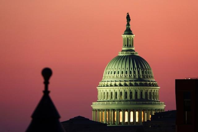 Trump Draws Red Lines in US Crypto Market Structure Bill Battle